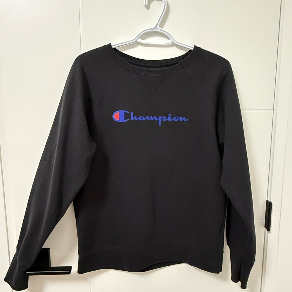 Champion Sweater with classic Champion logo